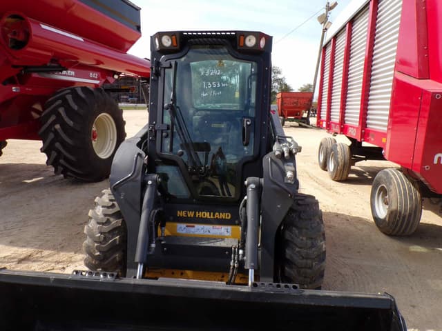 Image of New Holland L320 equipment image 2