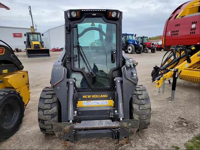 Image of New Holland L320 equipment image 4