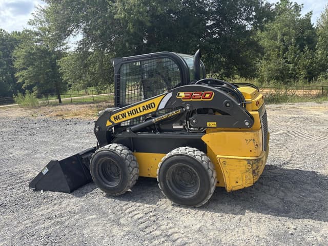Image of New Holland L320 equipment image 3