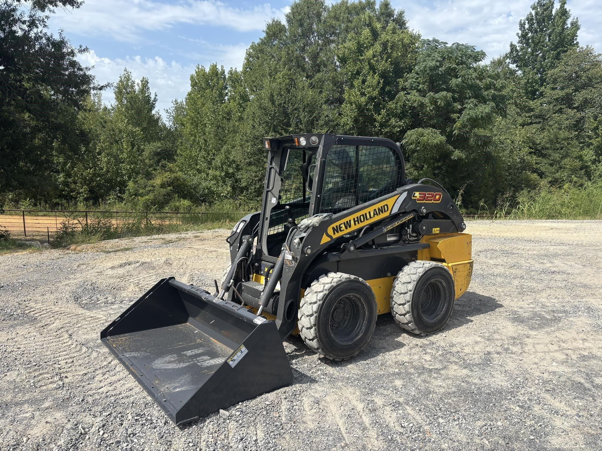 2021 New Holland L320 Equipment Image0