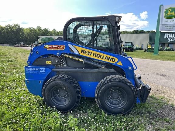 Image of New Holland L320 equipment image 4