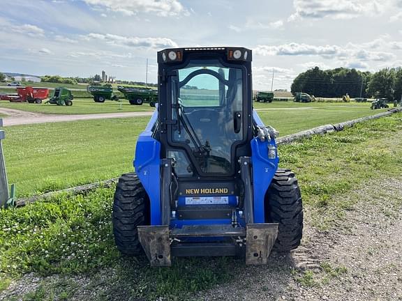 Image of New Holland L320 equipment image 2