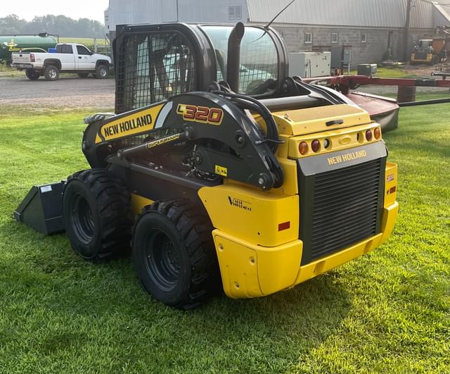 Image of New Holland L320 equipment image 3