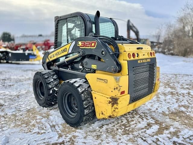 Image of New Holland L320 equipment image 3