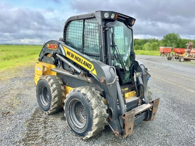 Image of New Holland L320 equipment image 1