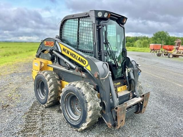 Image of New Holland L320 equipment image 1