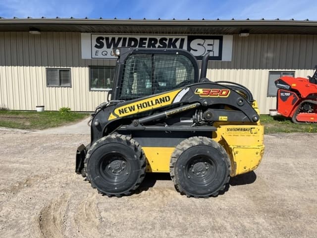 Image of New Holland L320 equipment image 1