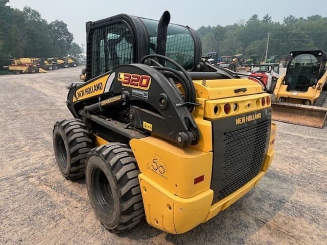 Image of New Holland L320 equipment image 4