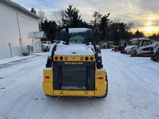 Image of New Holland L320 equipment image 3