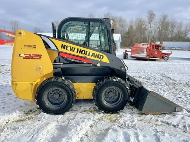 Image of New Holland L321 equipment image 3