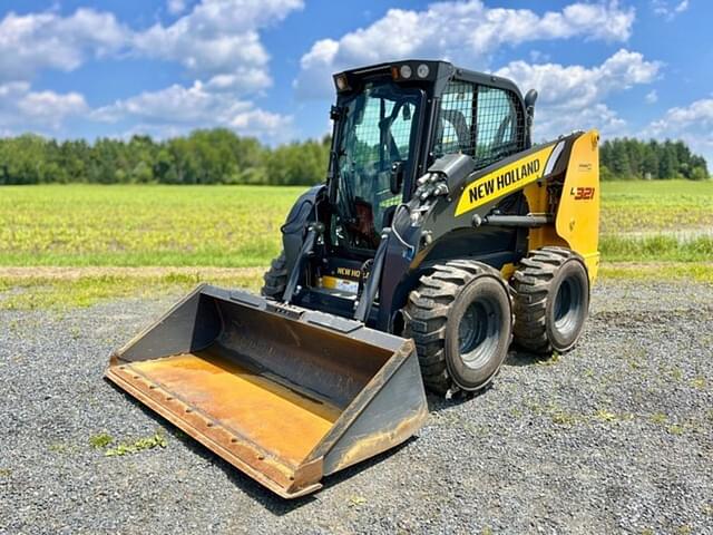 Image of New Holland L321 equipment image 2