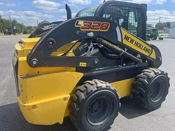 Image of New Holland L328 equipment image 3