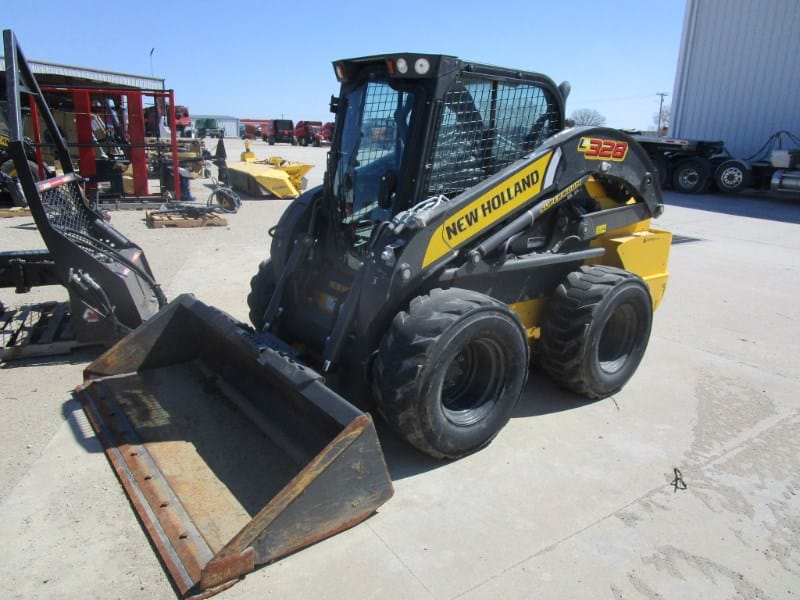Main image New Holland L328