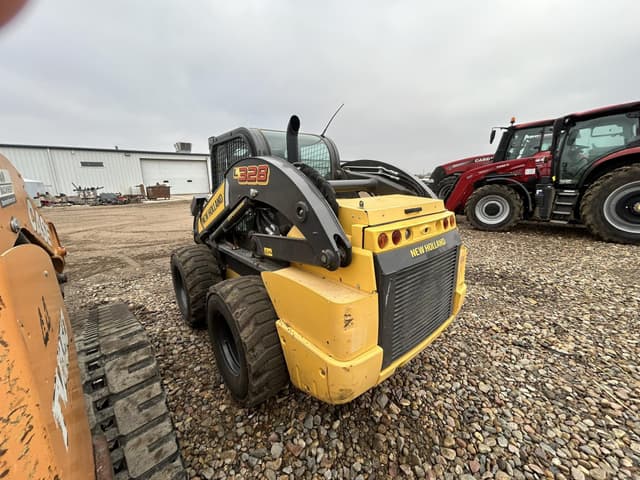 Image of New Holland L328 equipment image 2