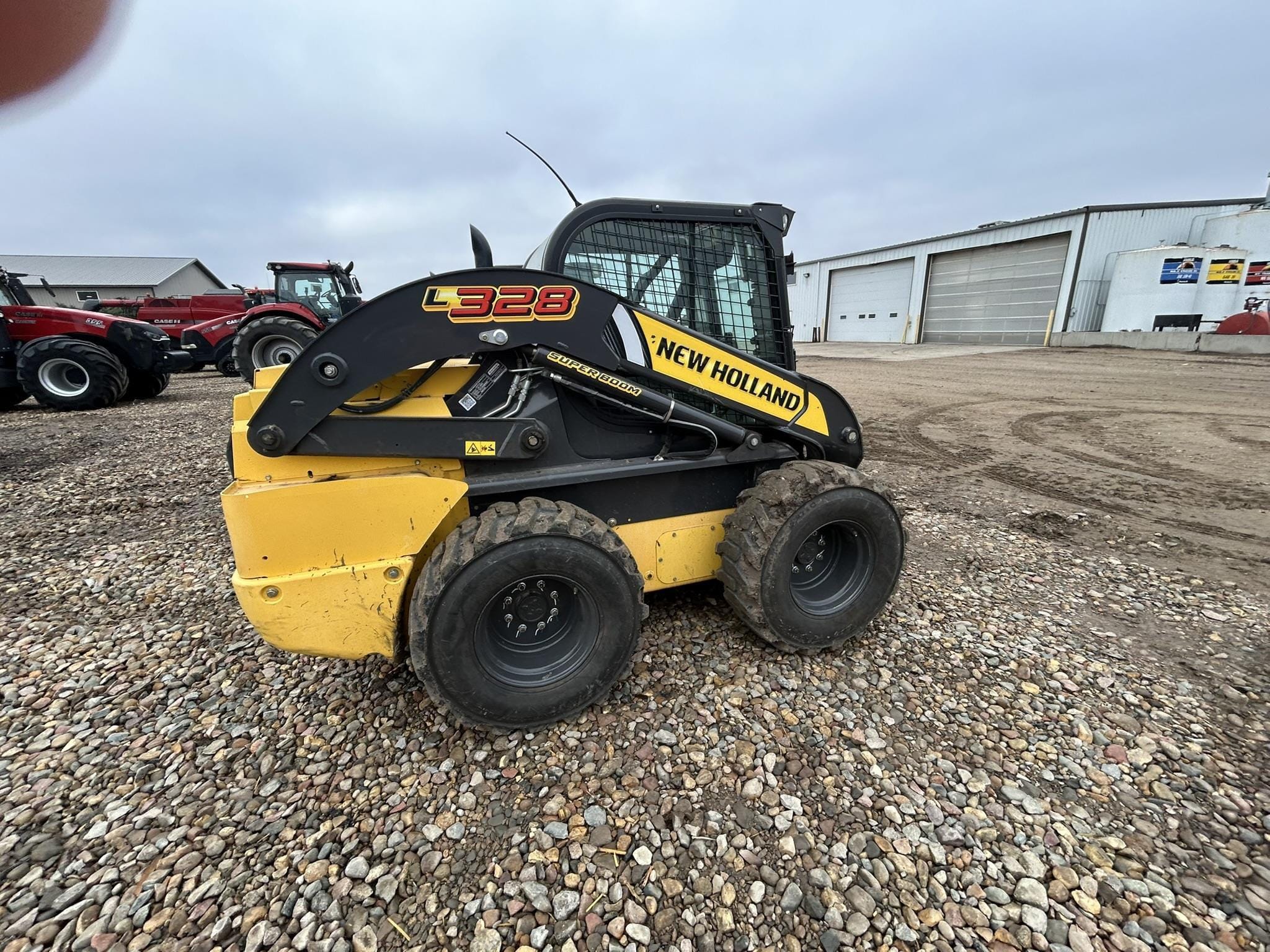 2021 New Holland L328 Equipment Image0