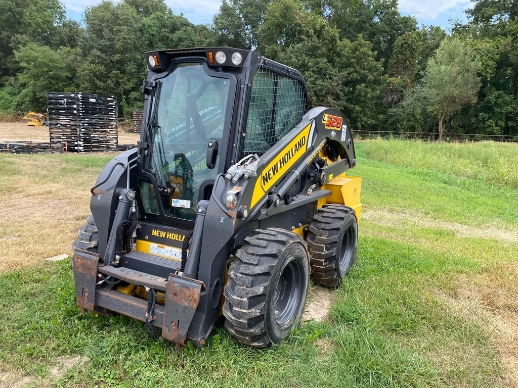 2021 New Holland L328 Equipment Image0