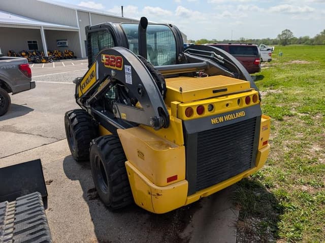 Image of New Holland L328 equipment image 4