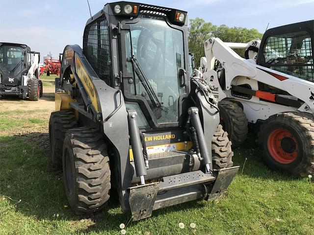 Image of New Holland L328 equipment image 3