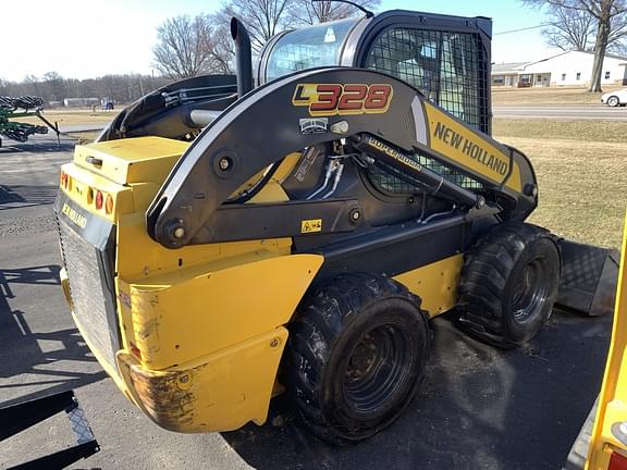 Image of New Holland L328 equipment image 4