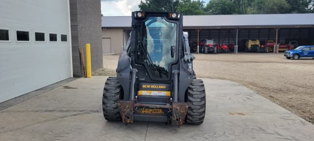 Image of New Holland L328 equipment image 2