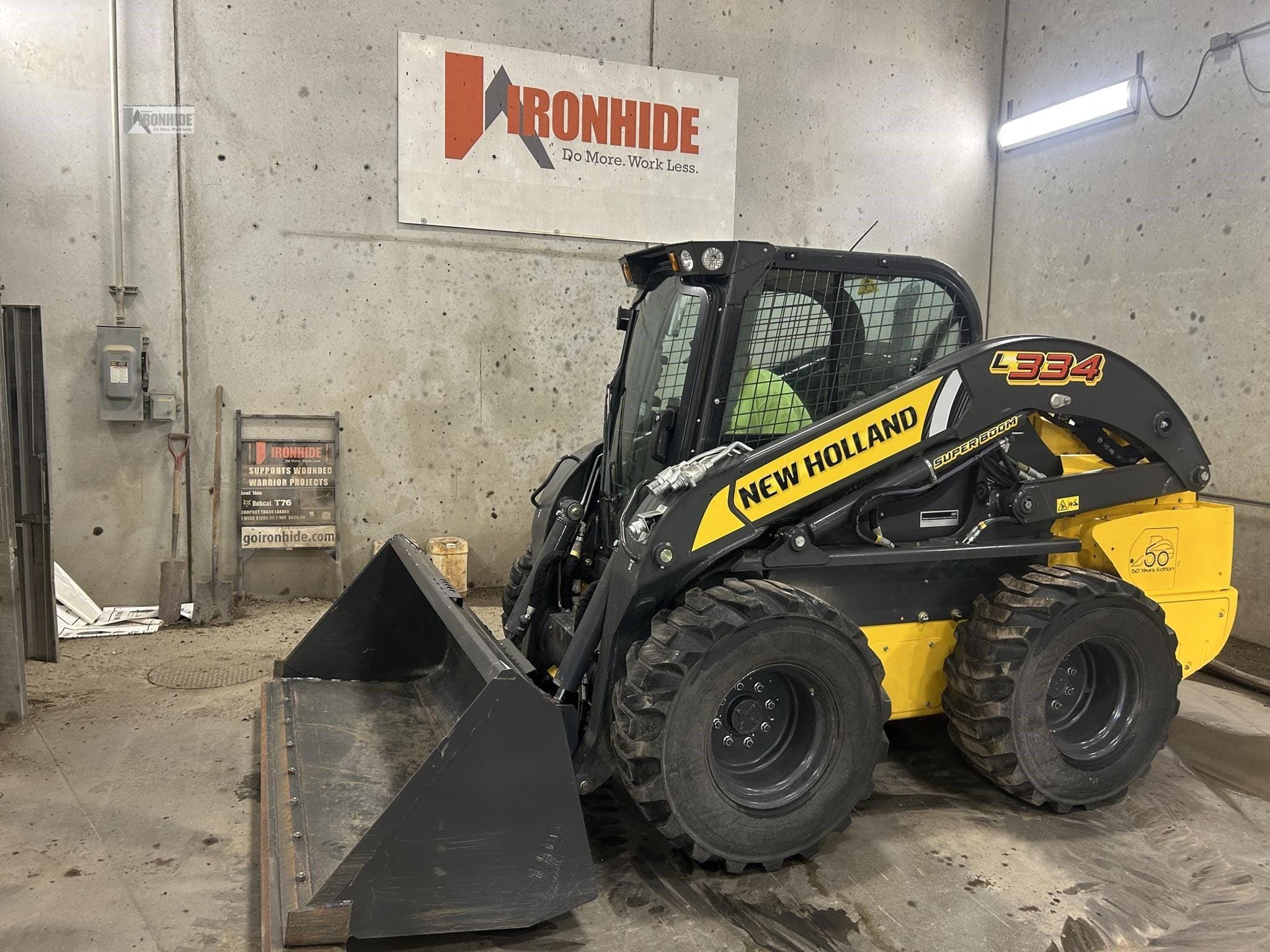 2021 New Holland L334 Equipment Image0