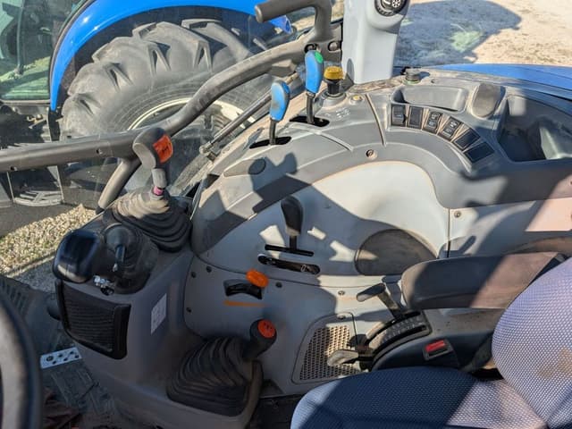 Image of New Holland PowerStar 120 equipment image 2