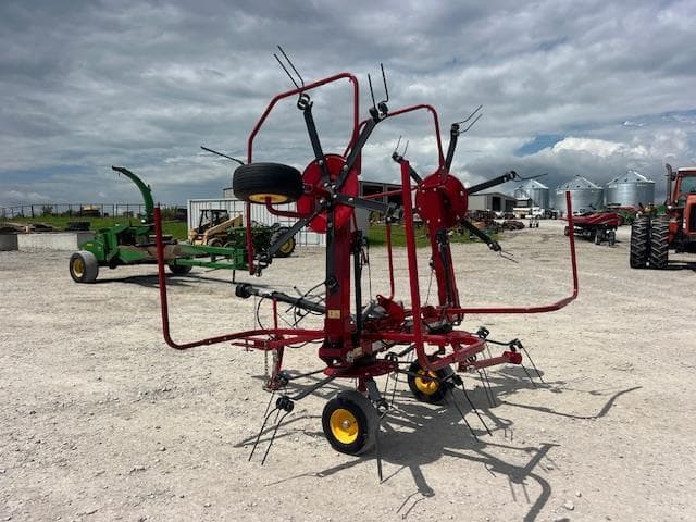 Image of New Holland ProTed 3417 equipment image 2