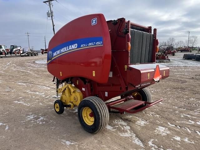 Image of New Holland RB450 equipment image 3