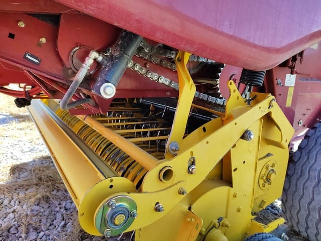 Image of New Holland RB460 equipment image 3
