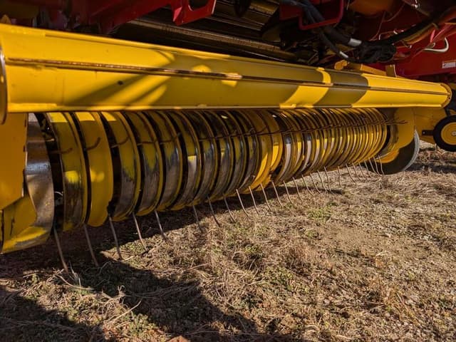 Image of New Holland RB460 equipment image 4