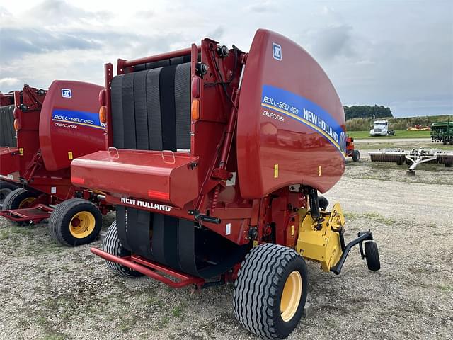 Image of New Holland RB450 equipment image 2