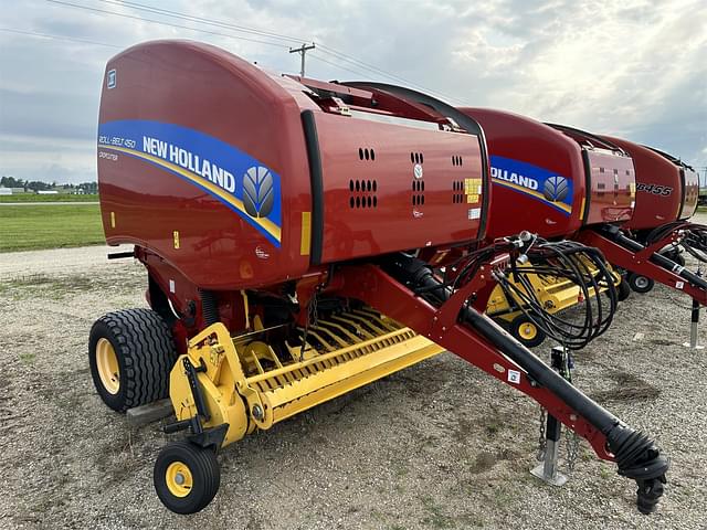 Image of New Holland RB450 CropCutter equipment image 4