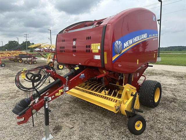 Image of New Holland RB450 CropCutter equipment image 1