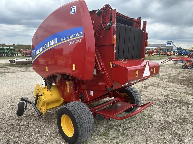 Image of New Holland RB450 CropCutter equipment image 3