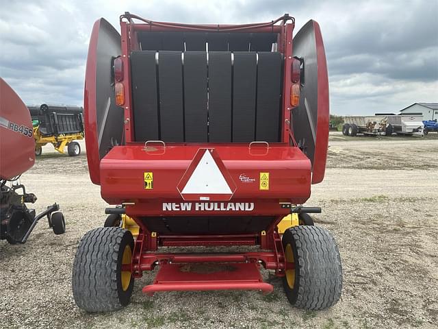 Image of New Holland RB450 CropCutter equipment image 4