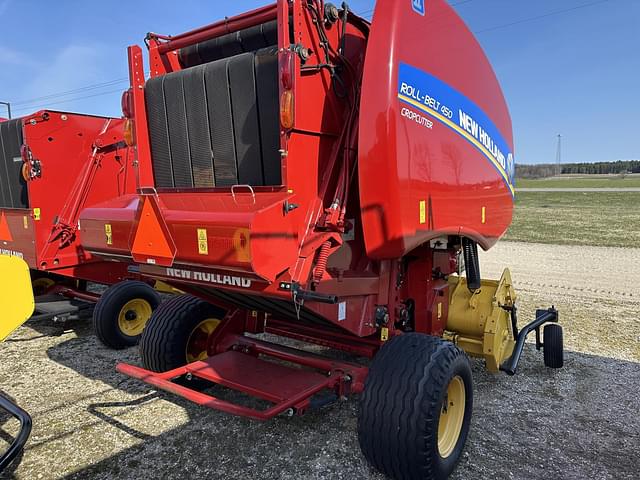Image of New Holland RB450 CropCutter equipment image 3