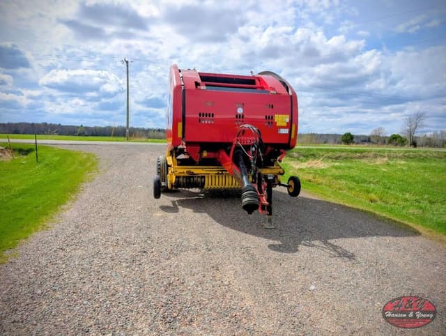 Image of New Holland RB450 equipment image 3