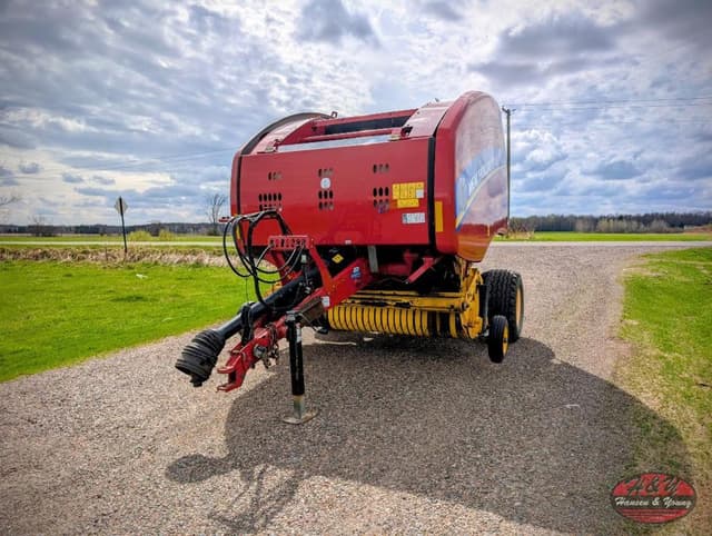 Image of New Holland RB450 equipment image 2