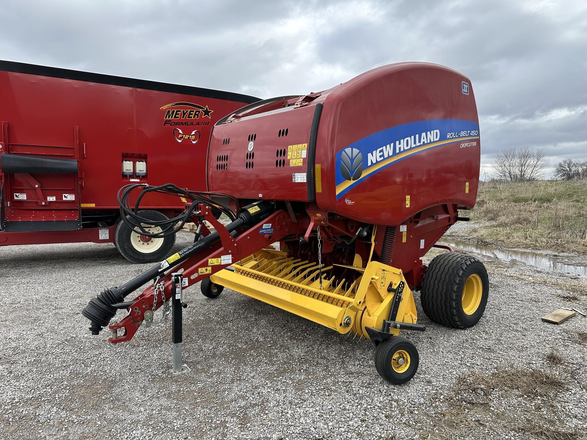 2021 New Holland RB450 CropCutter Equipment Image0