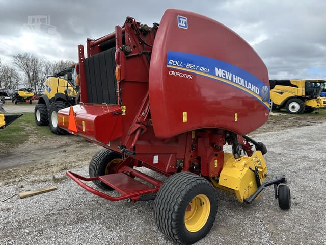 Image of New Holland RB450 CropCutter equipment image 4