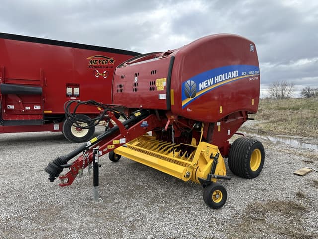 Image of New Holland RB450 CropCutter equipment image 1