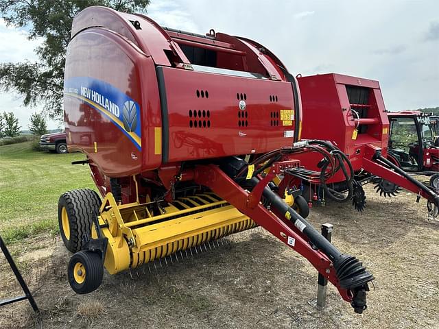 Image of New Holland RB450 CropCutter equipment image 3