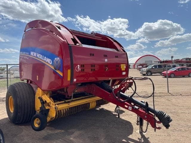 Image of New Holland RB560 equipment image 2