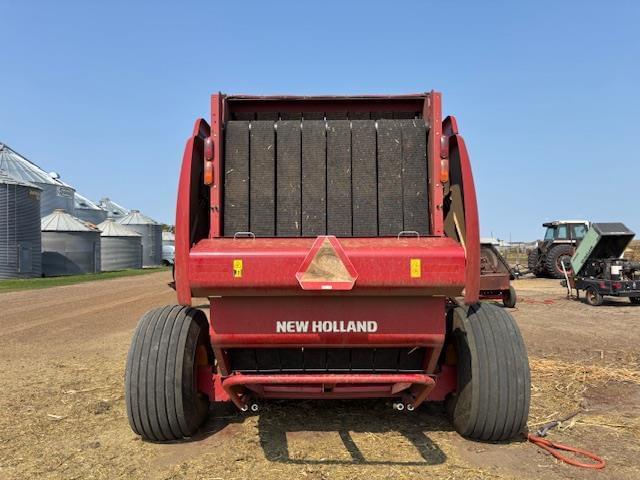 Image of New Holland RB560 Specialty Crop Plus equipment image 2
