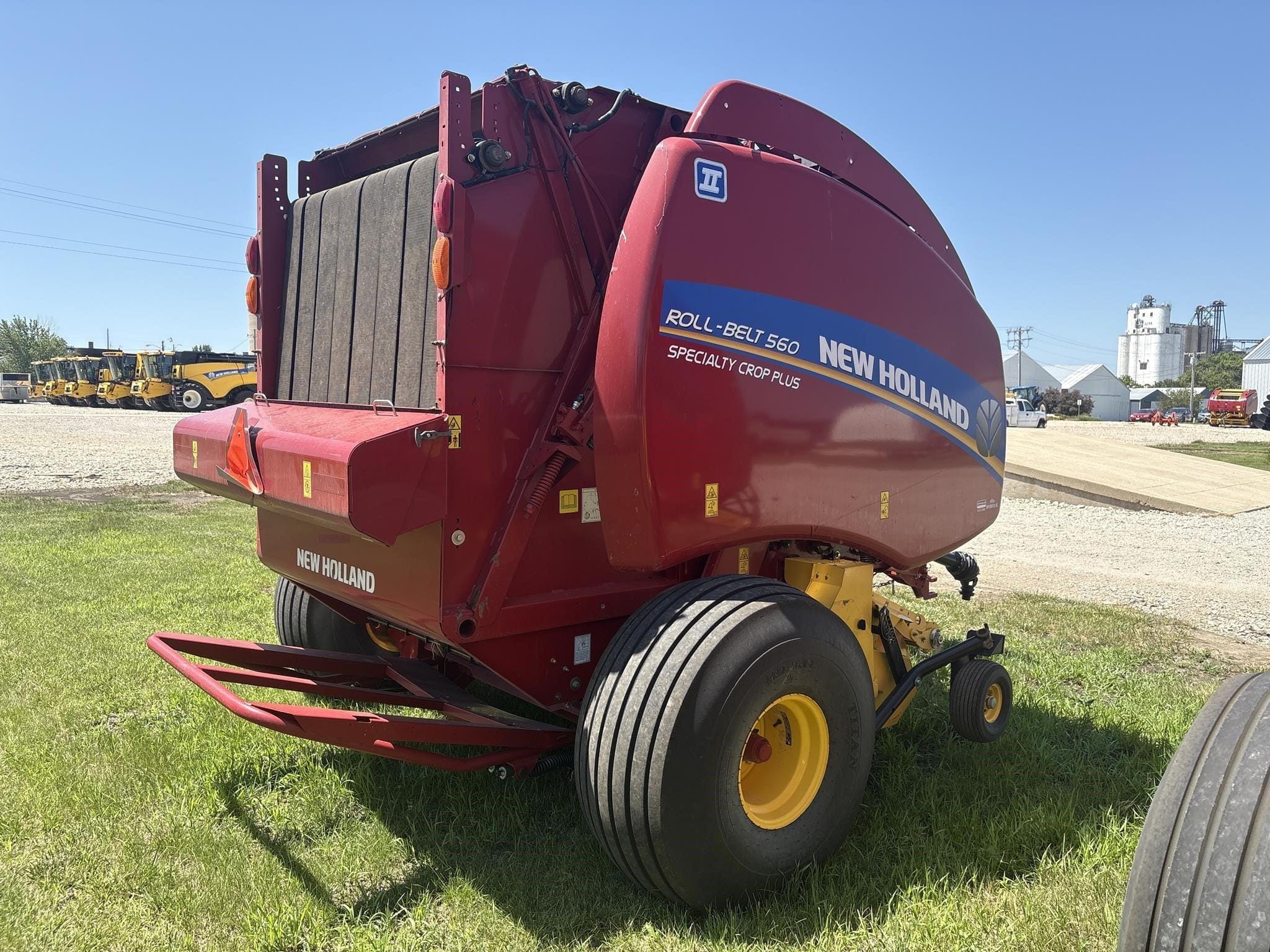 2021 New Holland RB560 Specialty Crop Plus Equipment Image0