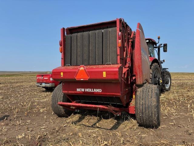 Image of New Holland RB560 Specialty Crop Plus equipment image 3