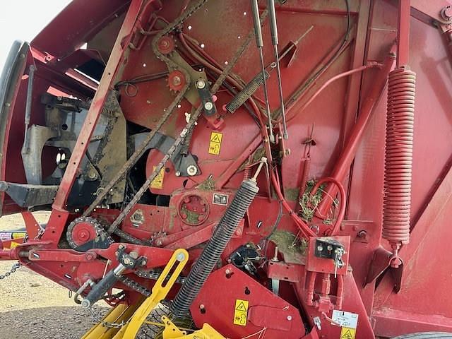 Image of New Holland RB560 equipment image 2