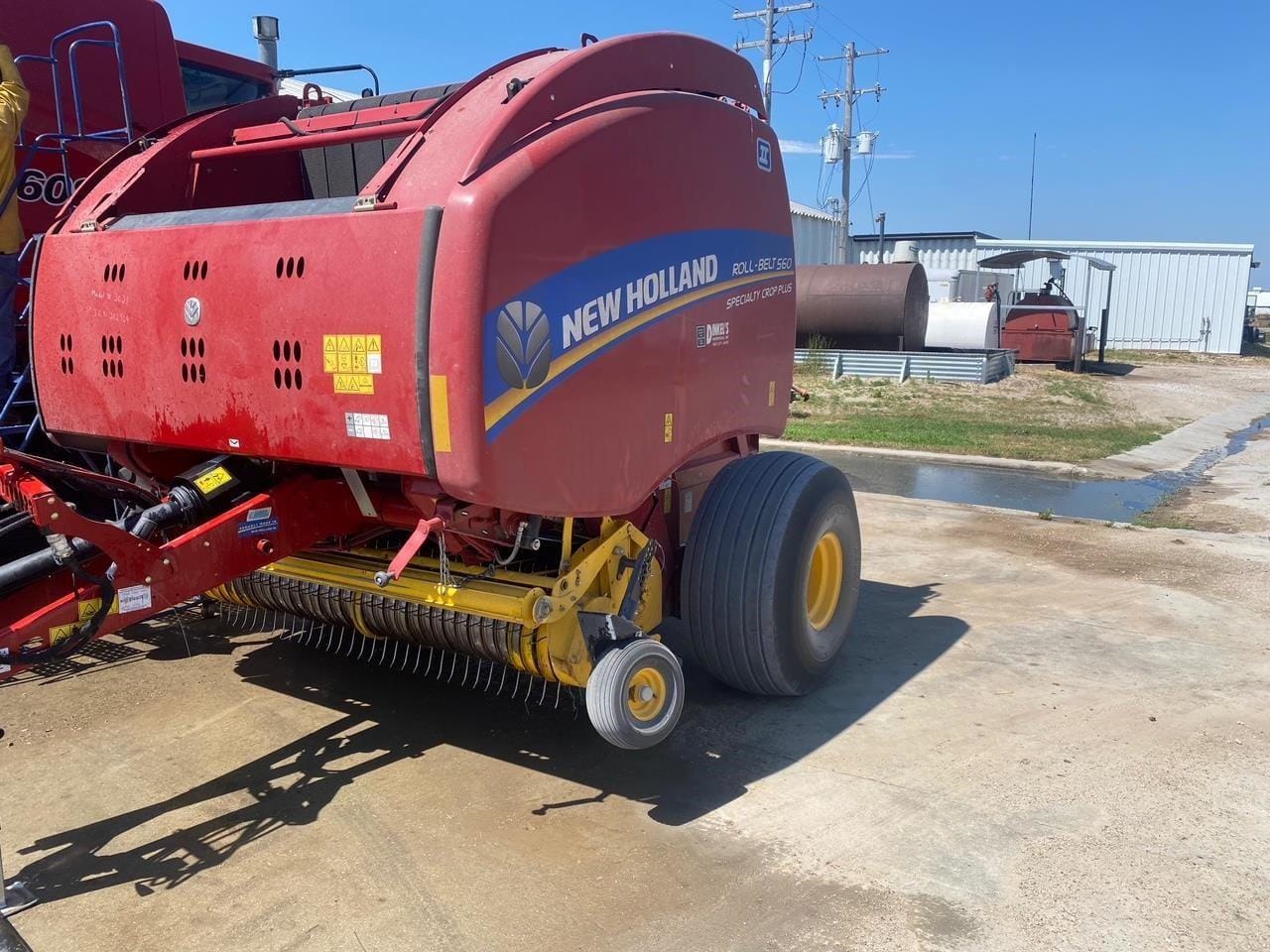 2021 New Holland RB560 Specialty Crop Plus Equipment Image0