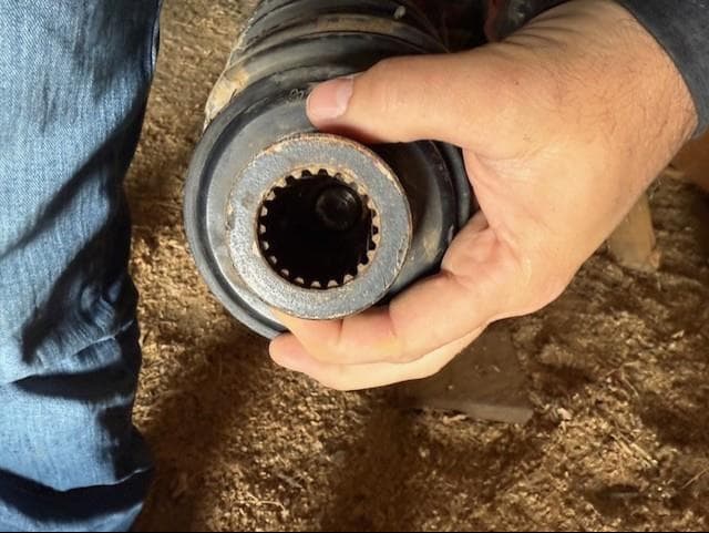 Image of New Holland RB560 equipment image 2