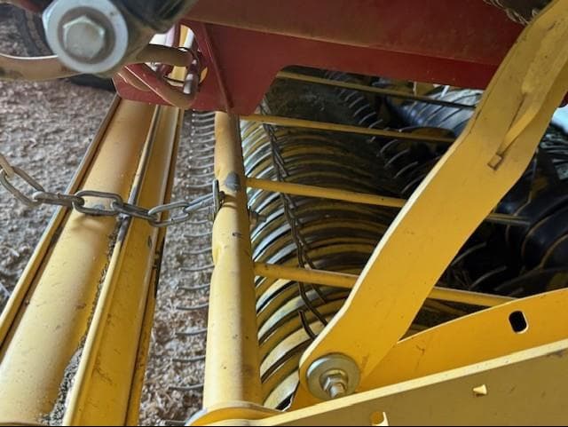 Image of New Holland RB560 equipment image 4